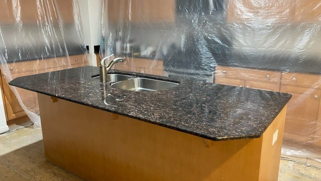 Used Appliances, Granite Kitchen Countertop And Kitchen Sink for Sale in Lake Barrington, IL