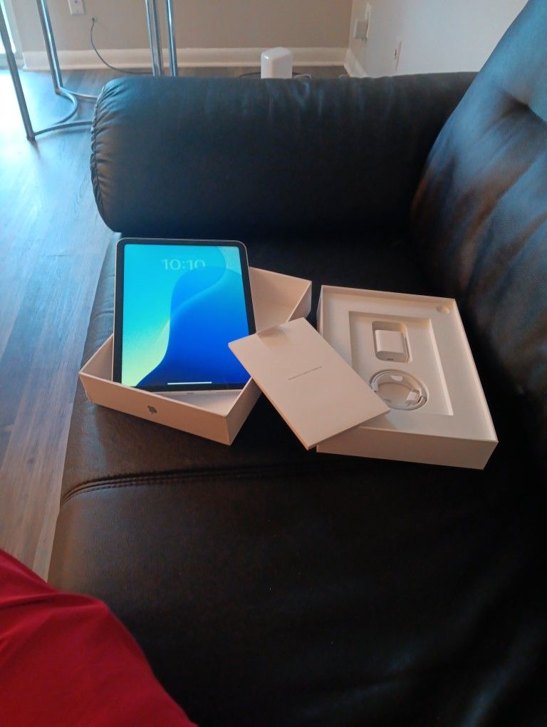 Brand New Unlocked Apple Ipad