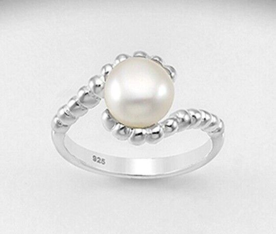 925 Sterling Silver Ring Decorated With Large Fresh Water Pearl NEW Size 9