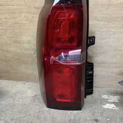 2015-2019 Chevy Tahoe Left Tail Light