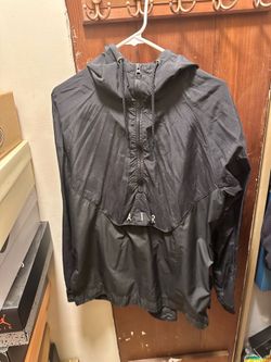 Nike Windbreaker - M