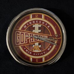 🏈 Minnesota Gophers Wall Clock – Works Great! 🕒