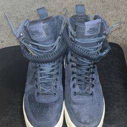 Women’s Sz 9 high top Air Force Ones