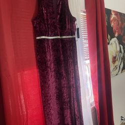 New Long Burgundy Dress Size 16 