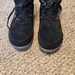 Columbia Snow Boots Size W9.5