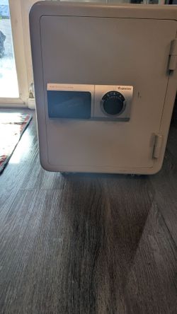 Sentry fire safe model number 6330
