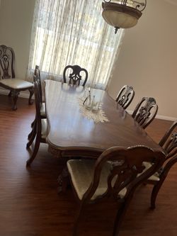 Dining Room Table 