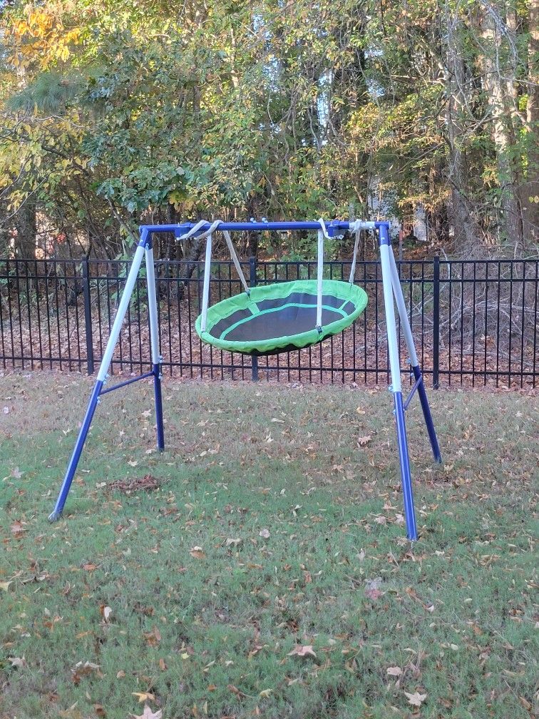 Sportspower 45" Deluxe Saucer Swing, Great for Kids Aged 3 to 8