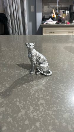 Decorative Leopard Statue
