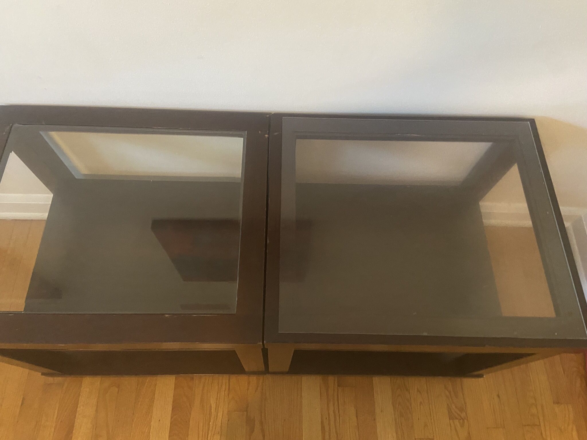 *2 Wooded Side Tables w Shelf