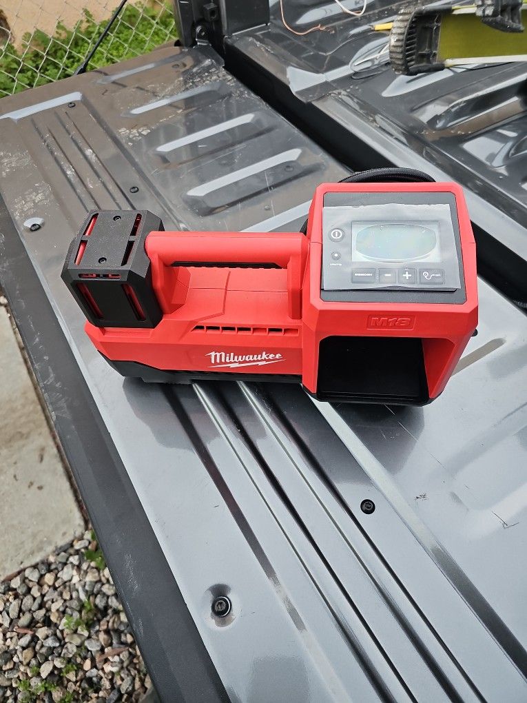 Erramienta Milwaukee M18