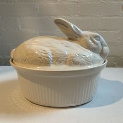 Vintage Ceramic Bunny Casserole Bowl