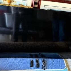 Vizio E70-E3 70” Smart TV with Remote & Wall Mount that is not in Photo’s