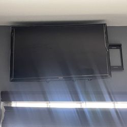 30 in Tv With Mount 