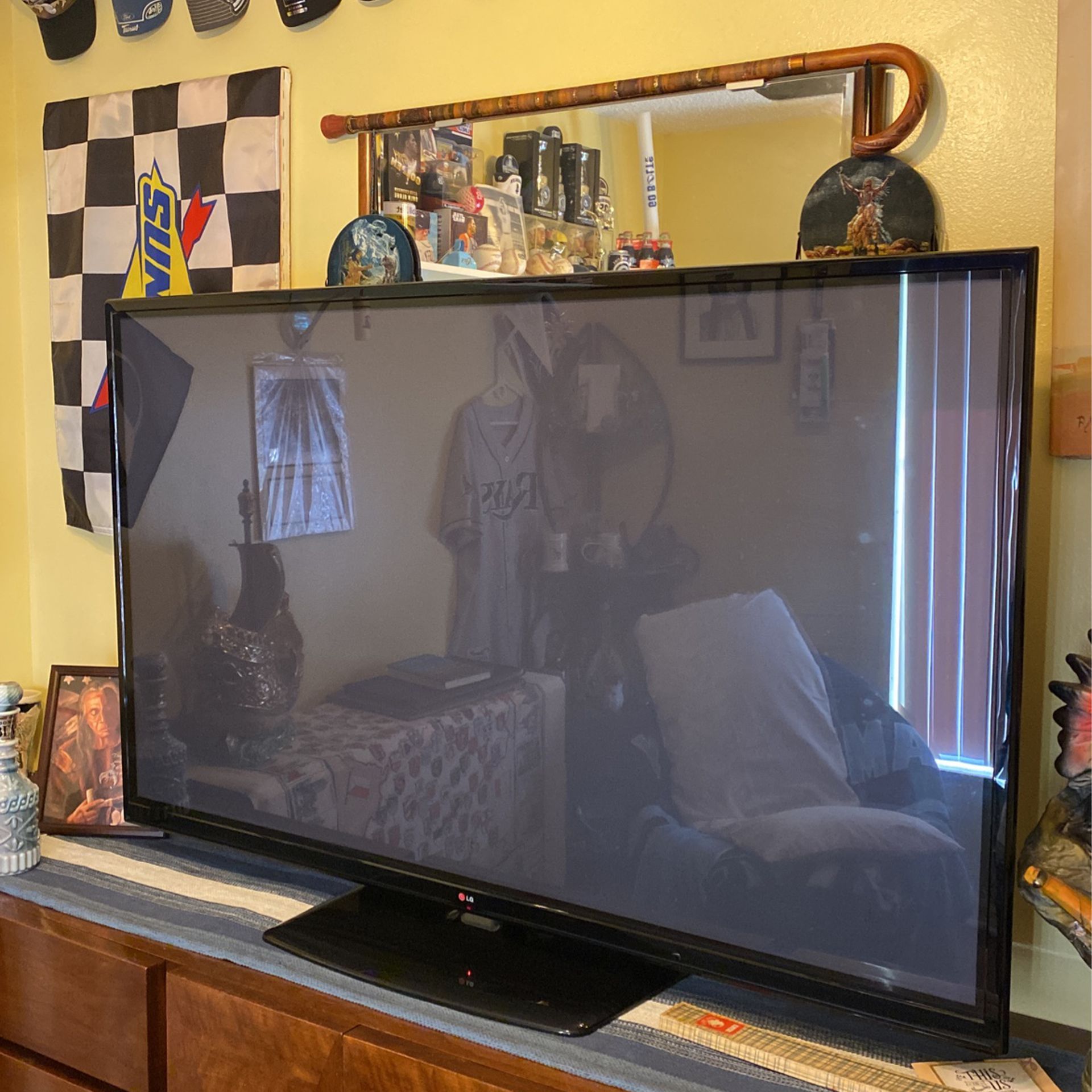 60” LG Plasma TV 1080p