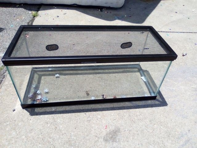 Reptile 20 Gallon Aquarium+Extras