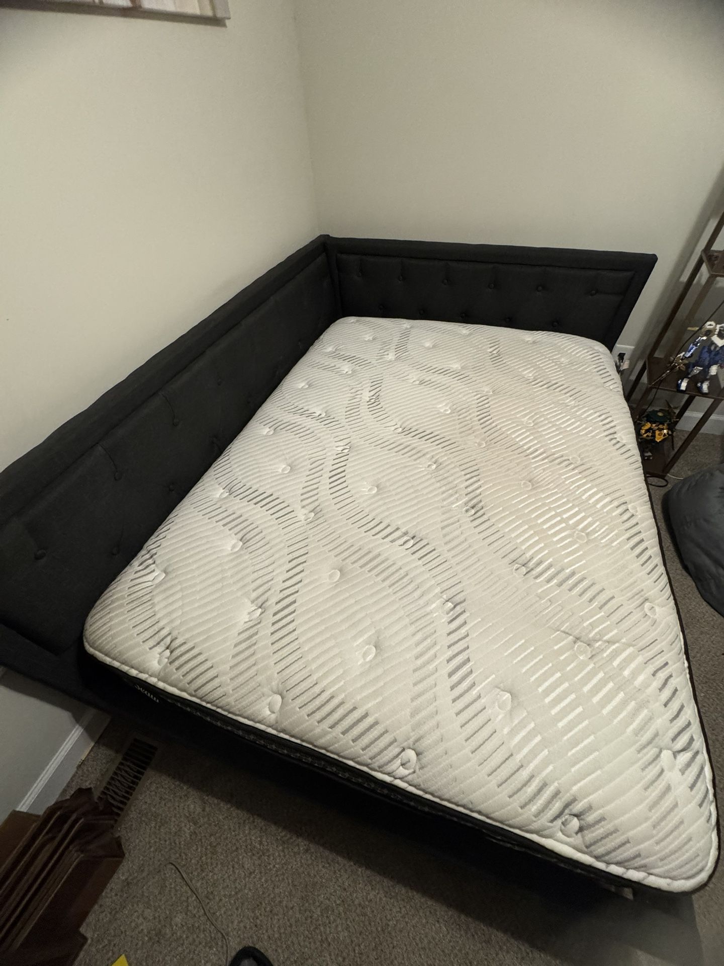 Daybed With Mattress 