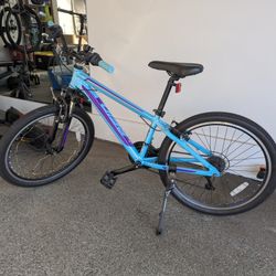 The Reid 24″ wheel kids mountain bike