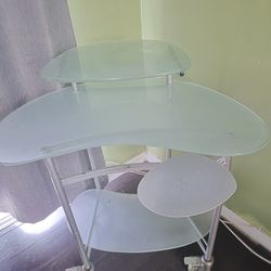 Glass Table. Mesita Cristal