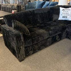 New Black Sectional With Ottoman 