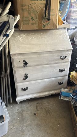 Dresser/desk