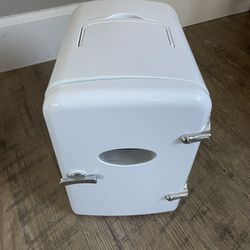 Micro-Fridge