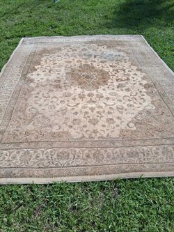 BLOWOUT SALE- NICE LARGE 8 BY 10 AREA RUG