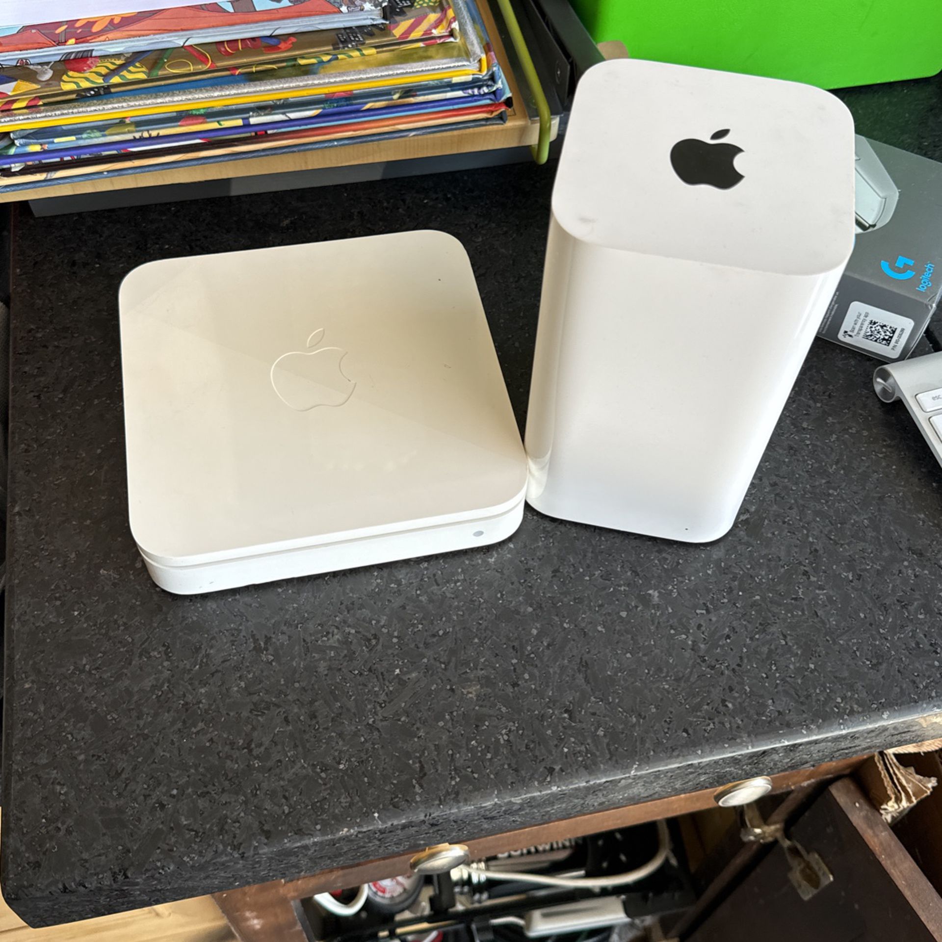 Apple WiFi Router 
