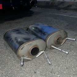 Aftermarket Exhaust Mufflers (Pair) 2.5 Inch