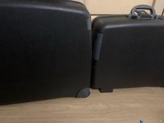 2 luggage 30”&34”