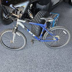 GT Mountain Bike 
