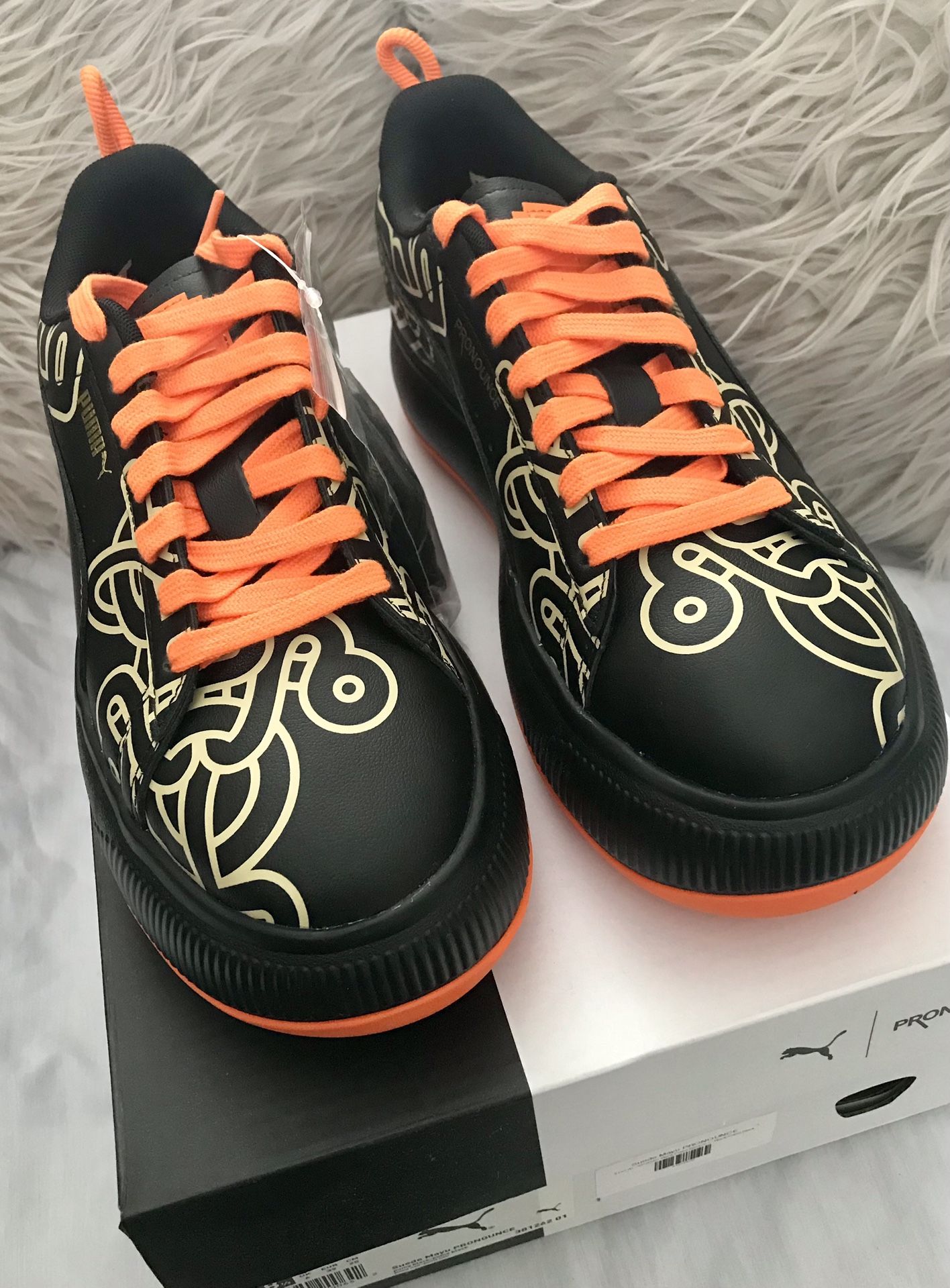 Size 6.5 Puma Suede Mayu Pronounce