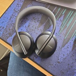 Bose Noise Cancelling Heaphones