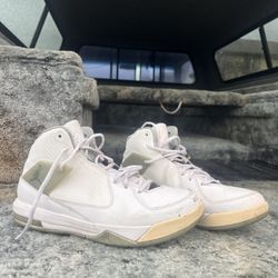 Air Jordan Flight Incline 23 Size 10.5 White And Metallic Silver 