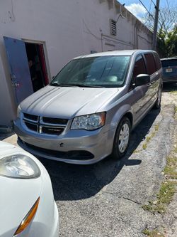 Dodge Caravan 2015 $3,500 OBO