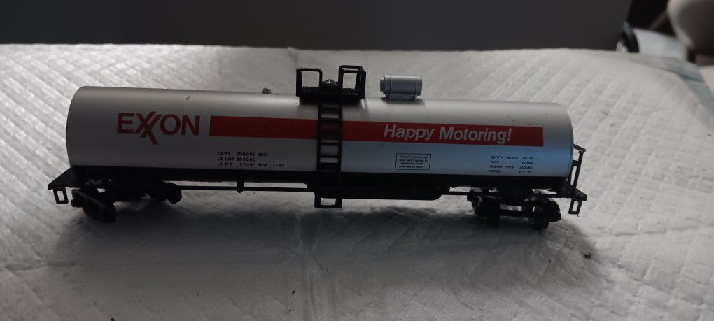 Vintage HO Scale Electric Train EXXON "Happy Motoring!"