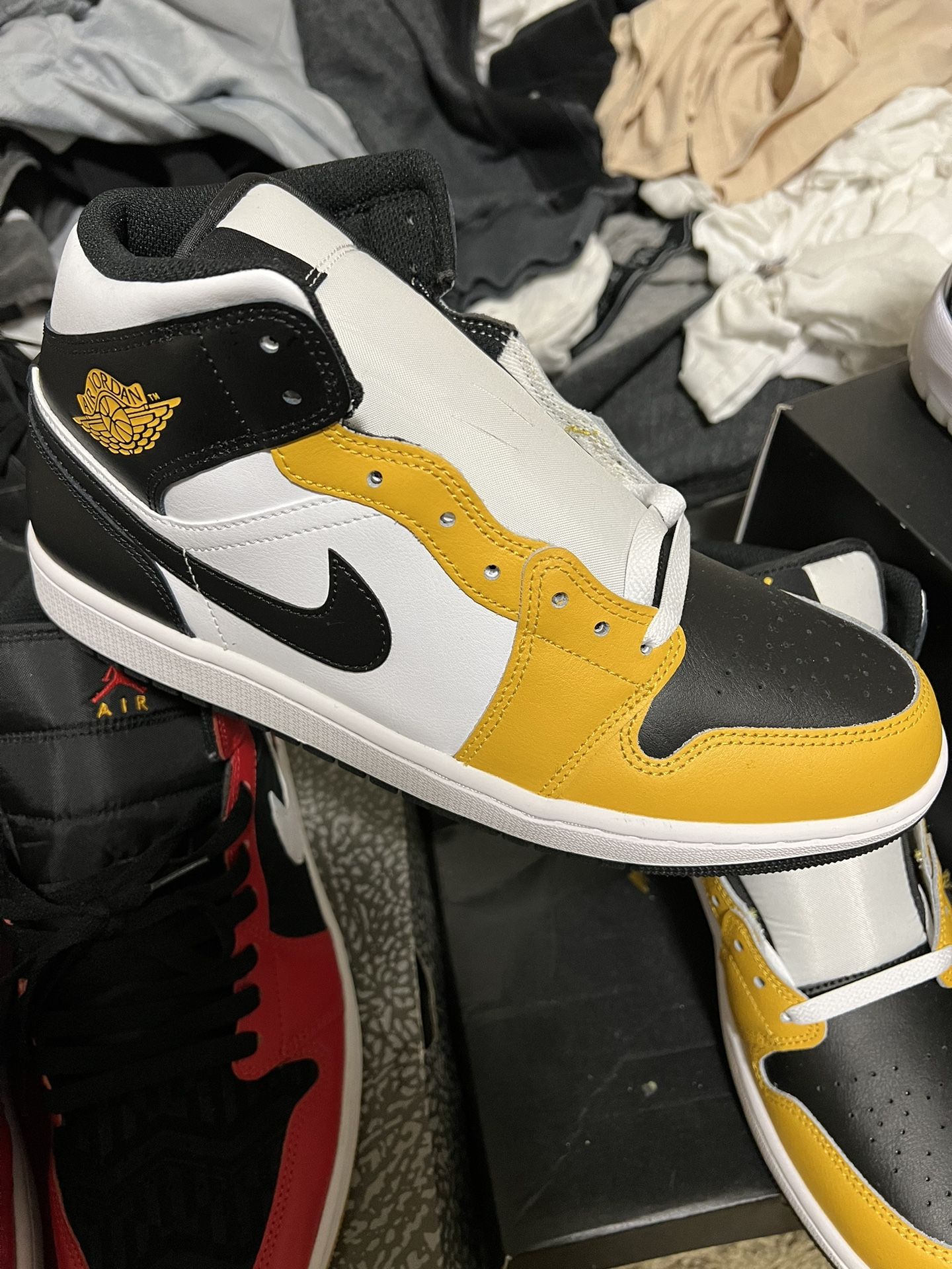 Jordan 1 Yellow Ochre