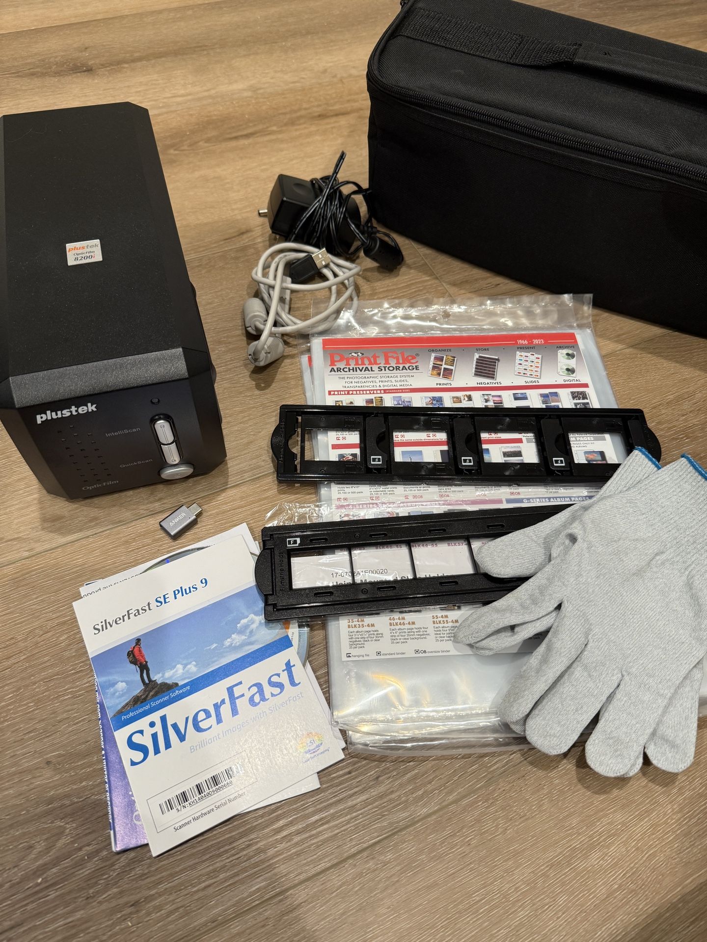 Plustek OpticFilm 8200i SE Film Scanner
