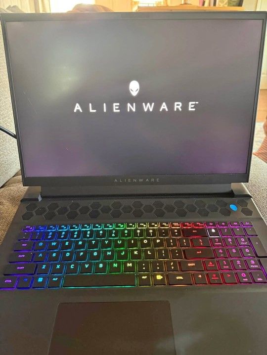 Alienware M18 R2 Gaming Laptop