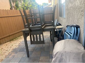 High kitchen table with high chairs