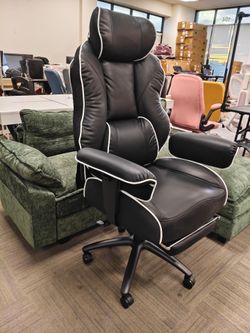 Big and Tall Office Chair with Foot Rest, High Back Executive Office Chair PU Leather, Ergonomic Chairs with Lumbar Support, 135° Reclining Chairs wit