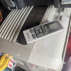 Portable AC Unit delonghi 