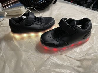 Kids LED Light Up Shoes Size 27
