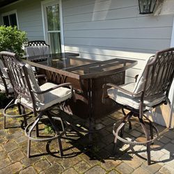 Outdoor Bar with 4 Chairs + 1 Bar Stool