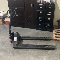 Deluxe Pallet Truck
