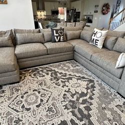 Sectional Couch 