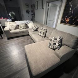 Ashley : Light Grey Sectional (BARGAIN)