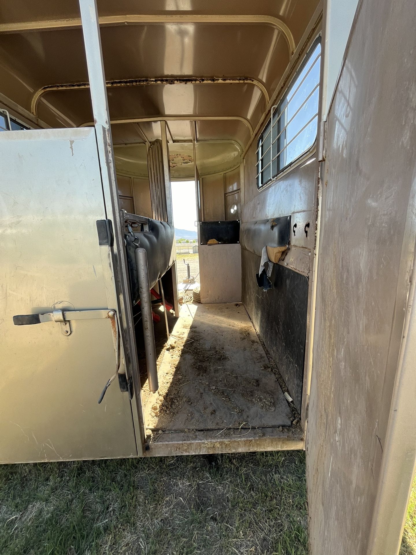 Horse Trailer 