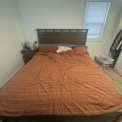 California King Bedroom Set – Frame, Mattress & End Table