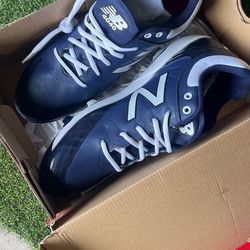 New Balance 11.5 Metal Cleats Molded 